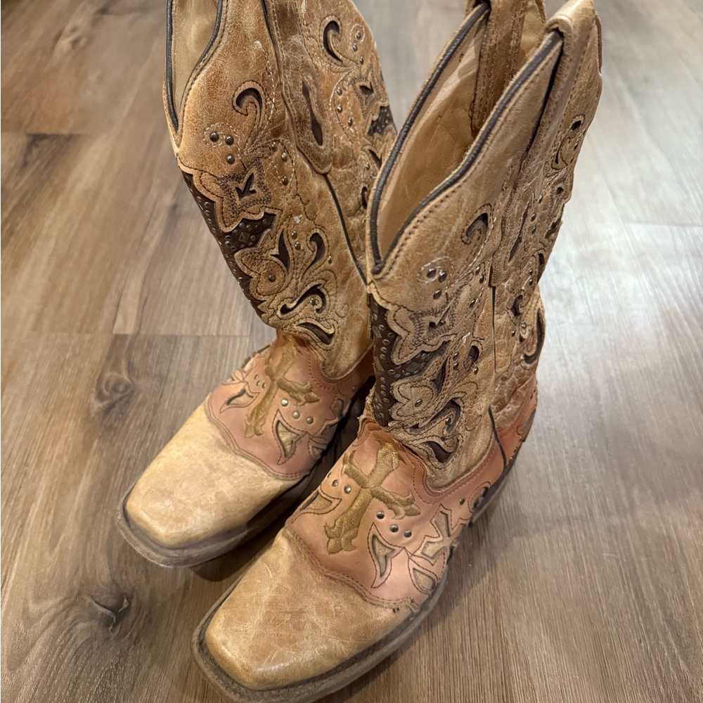 Corral Tan and Brown Embroidered Western Boots